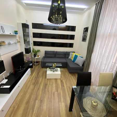 Cozy Apartment In Downtown Sofia - Tsar Samuil Street المظهر الخارجي الصورة
