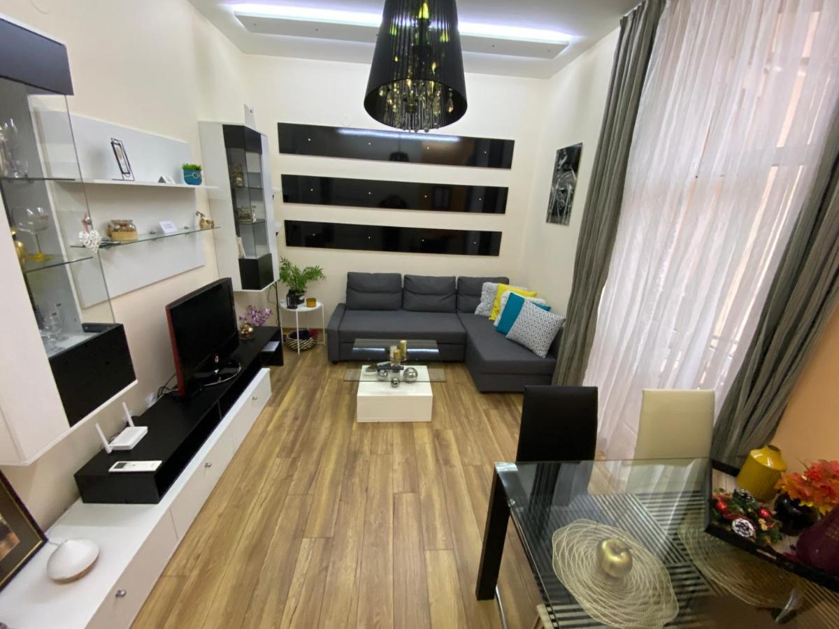 Cozy Apartment In Downtown Sofia - Tsar Samuil Street المظهر الخارجي الصورة